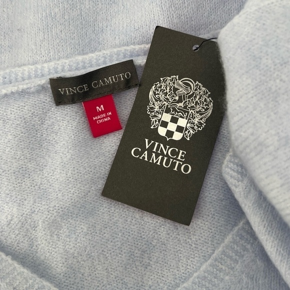 NWT Vince Camuto Blue V-Neck Sweater Size Medium Women’s - Picture 2 of 5